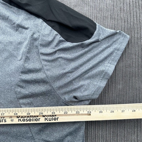 Spyder Men Activewear T Shirt XL X-Large Gray Black Moisture Wicking Gym Outdoor - Picture 5 of 10